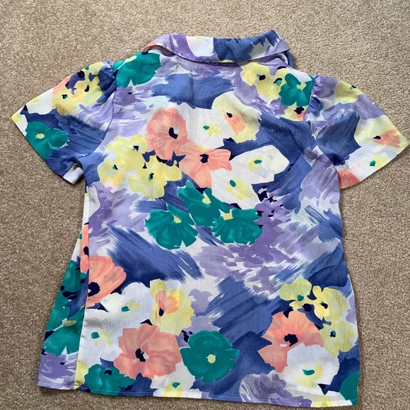 Short Sleeve Floral Blouse - Picture 6 of 7